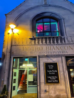 Bistro Bianconi outside