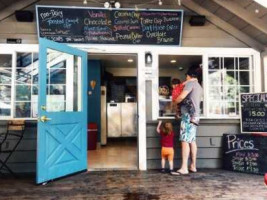 Little Truckee Ice Creamery outside