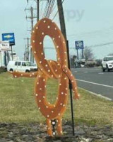 Philly Pretzel Factory outside