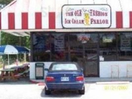 OLE Fashion Ice Cream Parlor outside