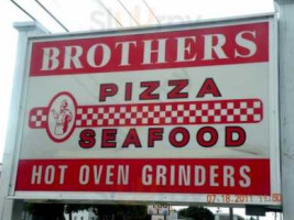 Brother's Pizza food