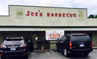 Joe's Old Fashioned Barbecue outside