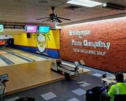 Kingpin Lanes Brickhouse Pizza Company food