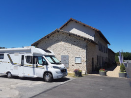 Auberge La Lande De Taillac outside