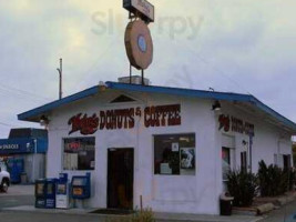 Marys Donuts outside