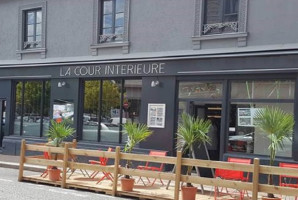 La cour interieure food