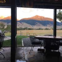 Yellowstone Valley Lodge inside