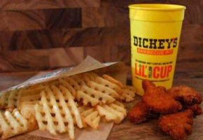 Dickey's Barbecue Pit food