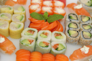 Pretty Sushi food