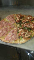 Goodfellows Pizza And Italian Specialties food