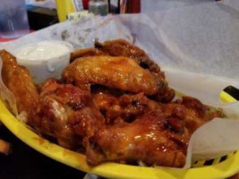 T J  Wings food