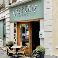 Crêperie De Crécy inside