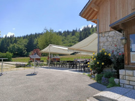 Auberge Du Praz outside