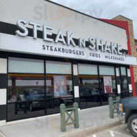 Steak 'n Shake outside