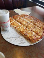 Richard's Pizza food