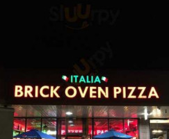 Italia Brick Oven Pizzeria outside