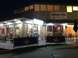 Melton Pho inside