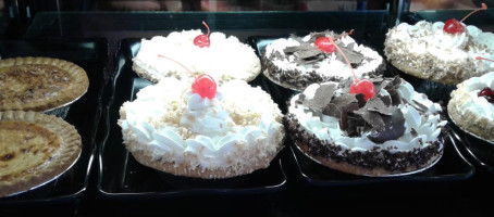 Soltero's Bakery food