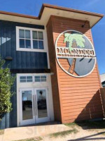 Moondog Seaside Eatery food