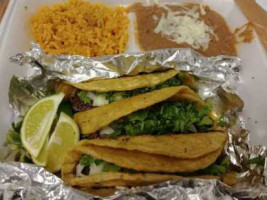 Lt's Tacos food