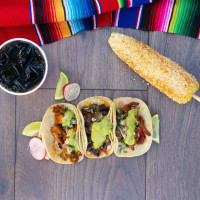 Chando's Tacos food