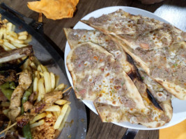 Nazik Pide food