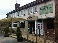 The Ashwood Inn outside