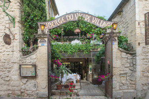 Auberge du Vieux Village outside