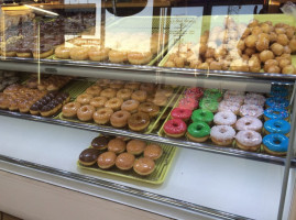 Dee's Best Donuts food