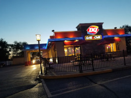 Dairy Queen Grill Chill outside