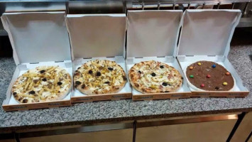 Olive Pizza food