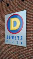 Dewey's Pizza food