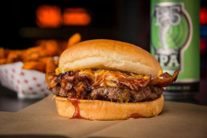 The Garage Burgers Beer food