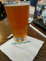 Wahlburgers inside