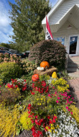 Door County Confectionary-sister Bay outside