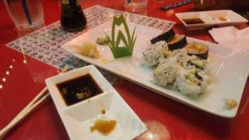 Yomi Sushi food