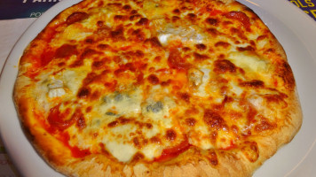 La Pizzetta food