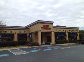 Ruby Tuesday outside