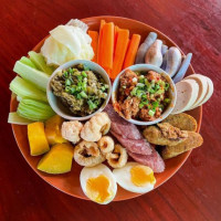 Krua Phech Doi Ngam (krua Mueang Classic) food