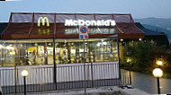 Mc Donald's outside