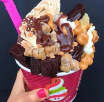 Menchie's Frozen Yogurt food