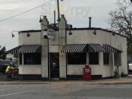 Powers Hamburger Shop outside