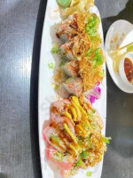 Hoshi & Sushi Asian Cuisine food