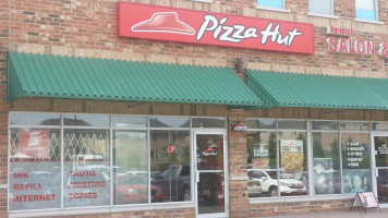 Pizza Hut outside