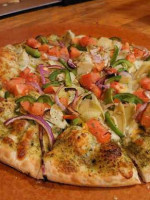 Round Table Pizza food