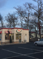 Honey Dew Donuts outside