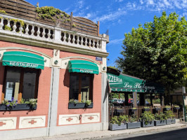 Pizzeria des Platanes outside