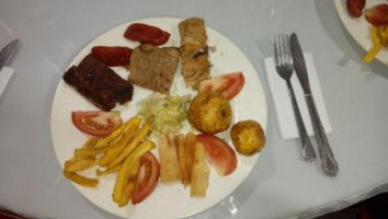 Maderos Club House food