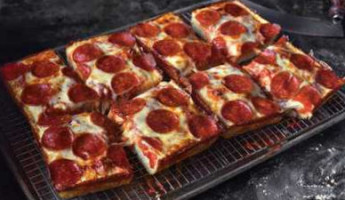 Jet's Pizza food