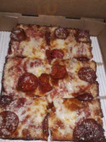 Jet's Pizza food